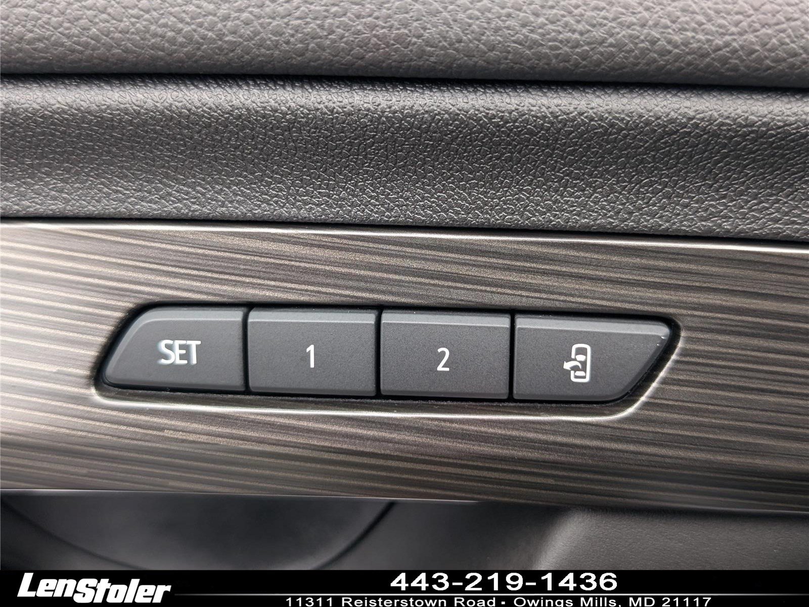 Used 2023 GMC Terrain SLT w/ Tech Package AWD/4WD image 21
