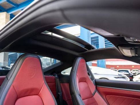 Certified 2025 Porsche 911 Carrera RWD image 54