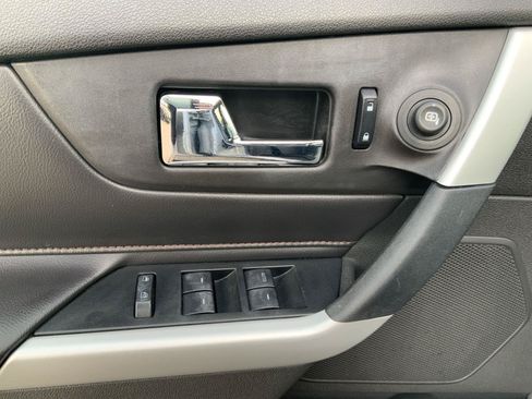 Used 2013 Ford Edge SEL FWD image 19
