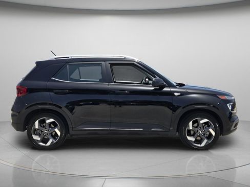 Certified 2023 Hyundai Venue SEL w/ Cargo Package FWD image 4