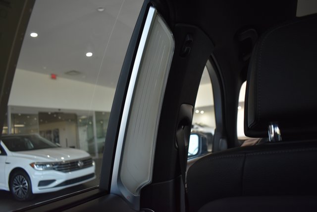 Used 2017 BMW 740e xDrive AWD/4WD image 26
