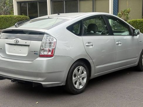 Used 2008 Toyota Prius Touring FWD image 12