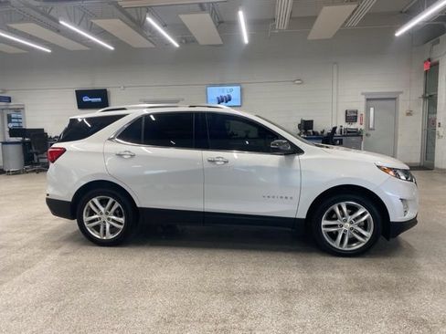 Used 2019 Chevrolet Equinox Premier FWD image 4