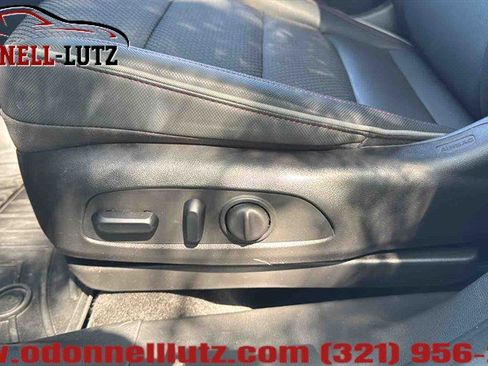 Used 2021 Chevrolet TrailBlazer RS w/ Technology Package FWD image 12