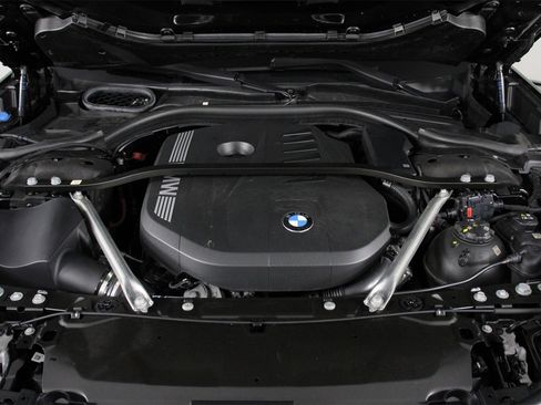 Used 2025 BMW 740i image 24