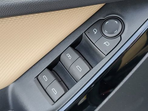 Certified 2025 Chevrolet Equinox ACTIV w/ Safety and Technology Package image 29