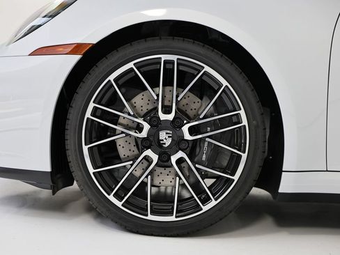 Used 2026 Porsche 911 Carrera RWD image 13