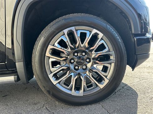 Used 2025 GMC Sierra 1500 Denali Ultimate image 13