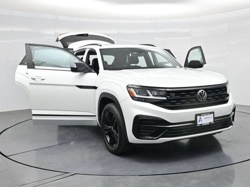 Used 2023 Volkswagen Atlas Cross Sport SEL R-Line AWD/4WD image 34