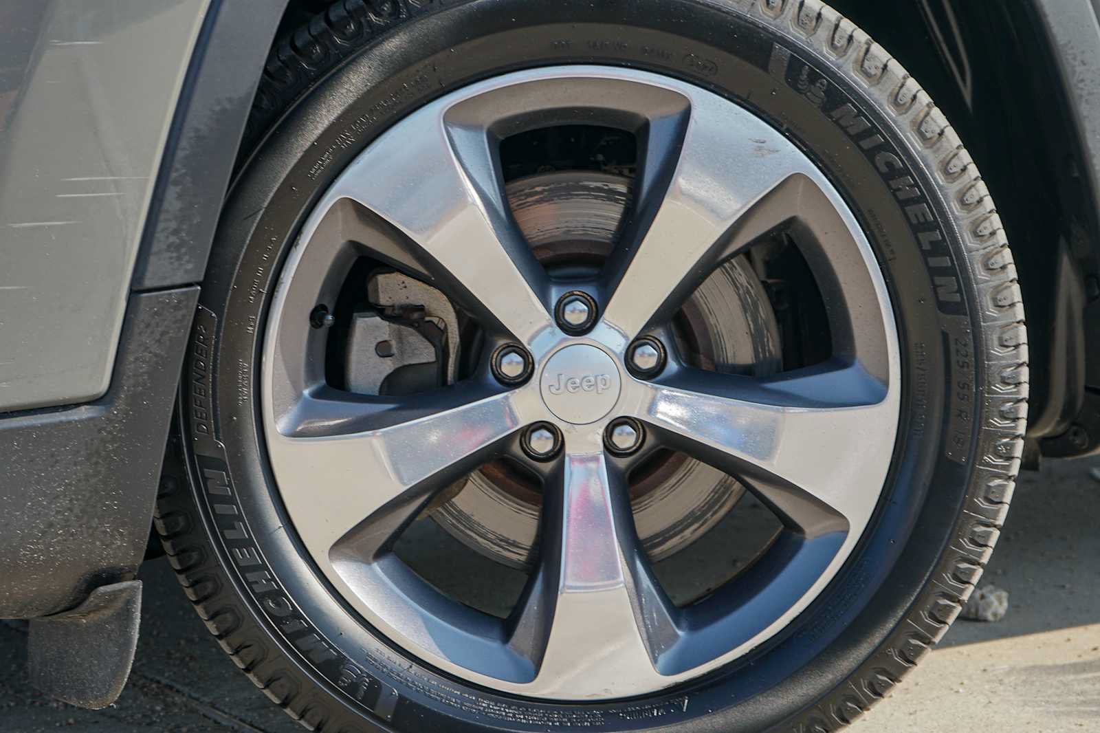 Used 2020 Jeep Cherokee Limited FWD image 2