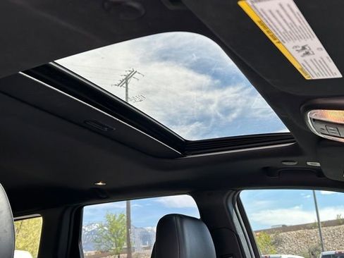 Used 2022 Jeep Grand Cherokee Laredo X AWD/4WD image 16