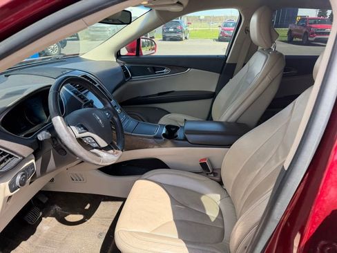 Used 2016 Lincoln MKX Select w/ Select Plus Package AWD/4WD image 9