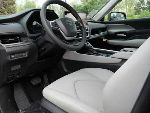 New 2026 Toyota Grand Highlander AWD Hybrid image 5