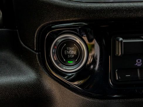 Used 2024 GMC Sierra 3500 SLT w/ SLT Premium Package image 23