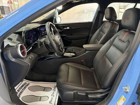 Used 2024 Chevrolet Trax RS w/ Sunroof Package FWD image 11