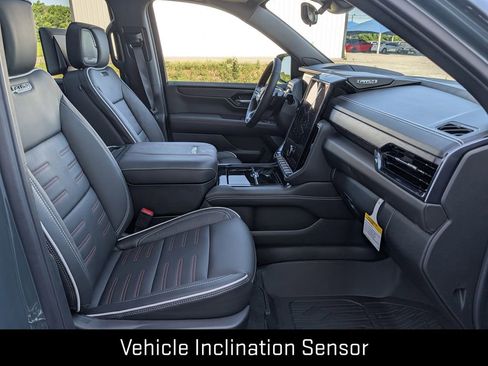 New 2026 GMC Yukon AT4 Ultimate w/ LPO, Floor Liner Package AWD/4WD image 36