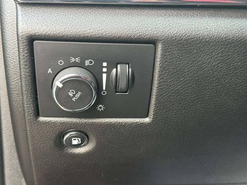 Used 2018 Jeep Grand Cherokee Overland AWD/4WD image 33