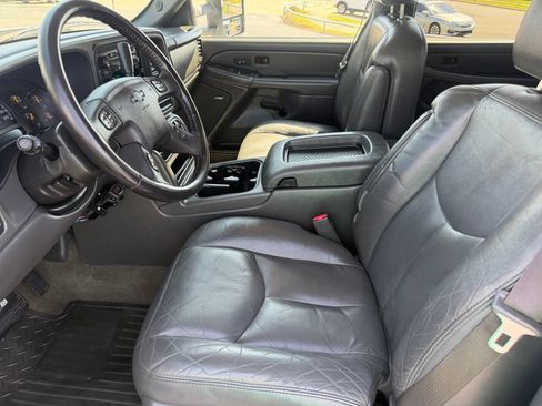 Used 2007 Chevrolet Silverado 2500 LT w/ Onstar Plus Package AWD/4WD image 29