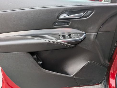 Used 2024 Cadillac XT4 Premium Luxury image 11