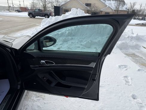 Used 2014 Porsche Panamera GTS image 32