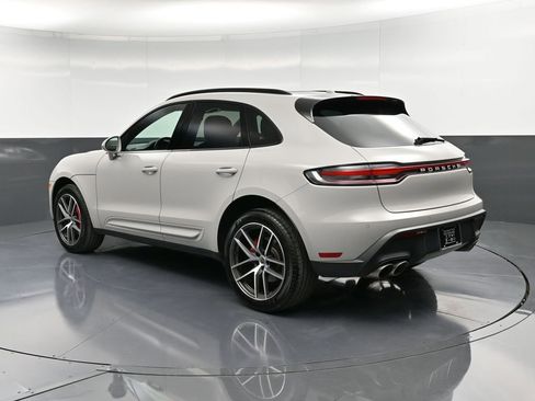 Certified 2023 Porsche Macan S image 3