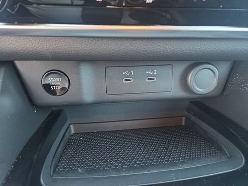 Used 2025 Nissan Rogue S AWD/4WD image 19