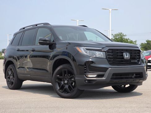 Used 2024 Honda Passport Black Edition image 2