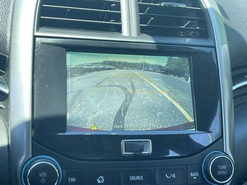 Used 2015 Chevrolet Malibu LT w/ Power Convenience Package FWD image 15