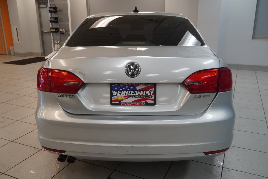 Used 2013 Volkswagen Jetta SE FWD image 11