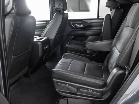 Used 2022 Chevrolet Tahoe RST w/ Luxury Package AWD/4WD image 36