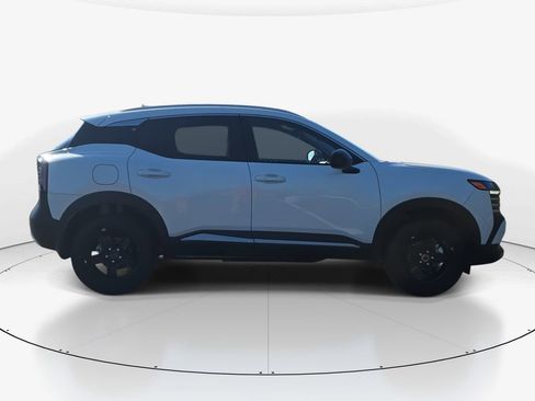 New 2026 Nissan Kicks SV image 4