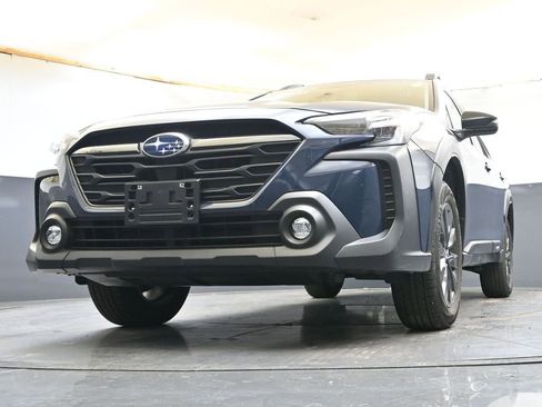Certified 2025 Subaru Outback Onyx Edition AWD/4WD image 30