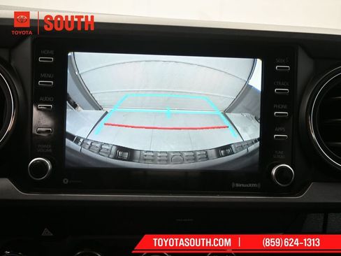 Used 2020 Toyota Tacoma TRD Off-Road AWD/4WD image 20