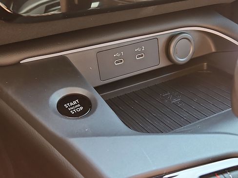 New 2026 Nissan Sentra SR FWD image 17