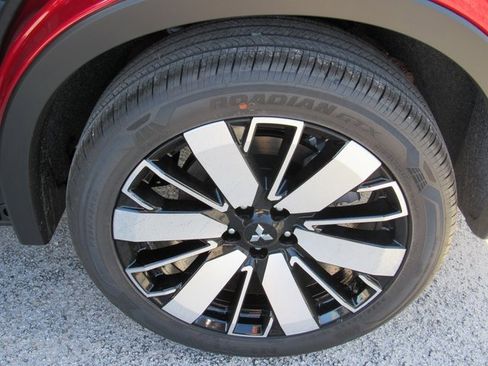 New 2025 Mitsubishi Outlander SE image 7