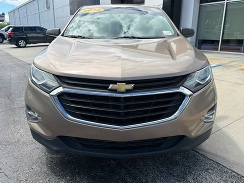 Used 2018 Chevrolet Equinox LS FWD image 2