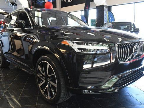 Used 2020 Volvo XC90 T6 Momentum w/ Protection Package Premier AWD/4WD image 3