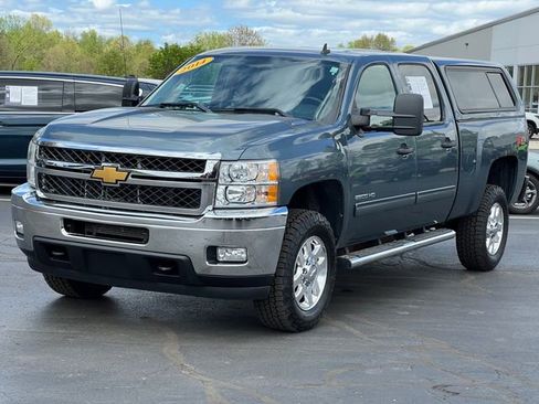 Used 2014 Chevrolet Silverado 2500 LT w/ Interior Plus Package AWD/4WD image 37