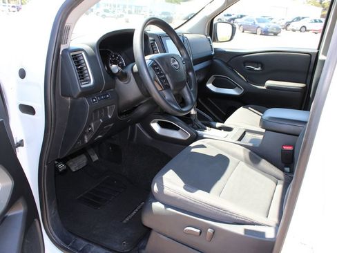 Used 2022 Nissan Frontier SV AWD/4WD image 11