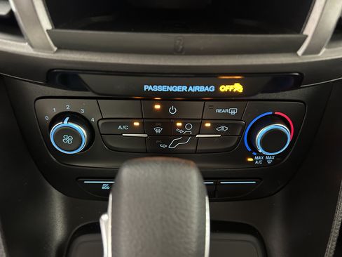 Used 2020 Ford Transit Connect XL FWD image 17