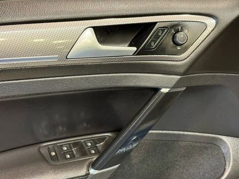 Used 2018 Volkswagen Golf Alltrack SE image 21