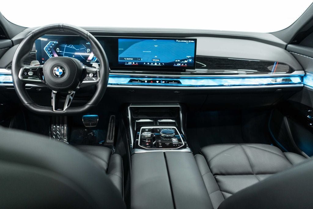 Used 2026 BMW 740i xDrive AWD/4WD image 10