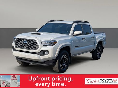 Used 2023 Toyota Tacoma TRD Sport AWD/4WD image 4