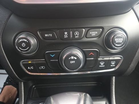 Used 2020 Jeep Cherokee Latitude Lux w/ Quick Order Package 26H Lux AWD/4WD image 29