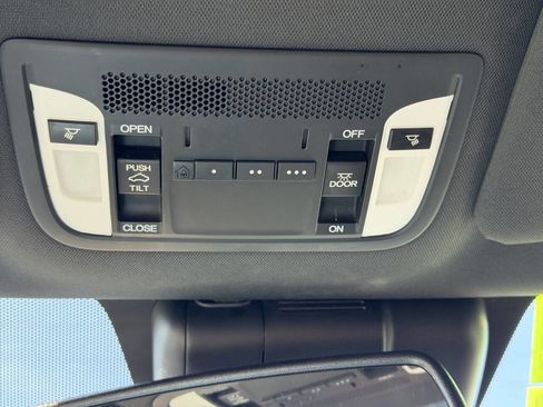 Used 2019 Acura ILX FWD image 25