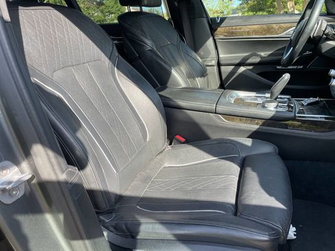 Used 2016 BMW 750i image 36