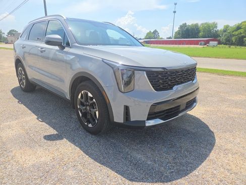 Used 2025 Kia Sorento S w/ Panoramic Sunroof Package FWD image 1