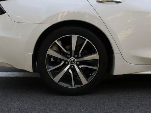 Used 2020 Nissan Maxima 3.5 S w/ Floor Mat Group FWD image 5