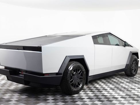 Used 2024 Tesla Cybertruck AWD Crew Cab image 7