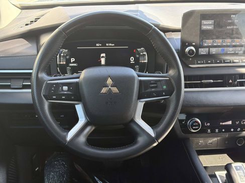 Used 2024 Mitsubishi Outlander 4WD Plug-In Hybrid image 8